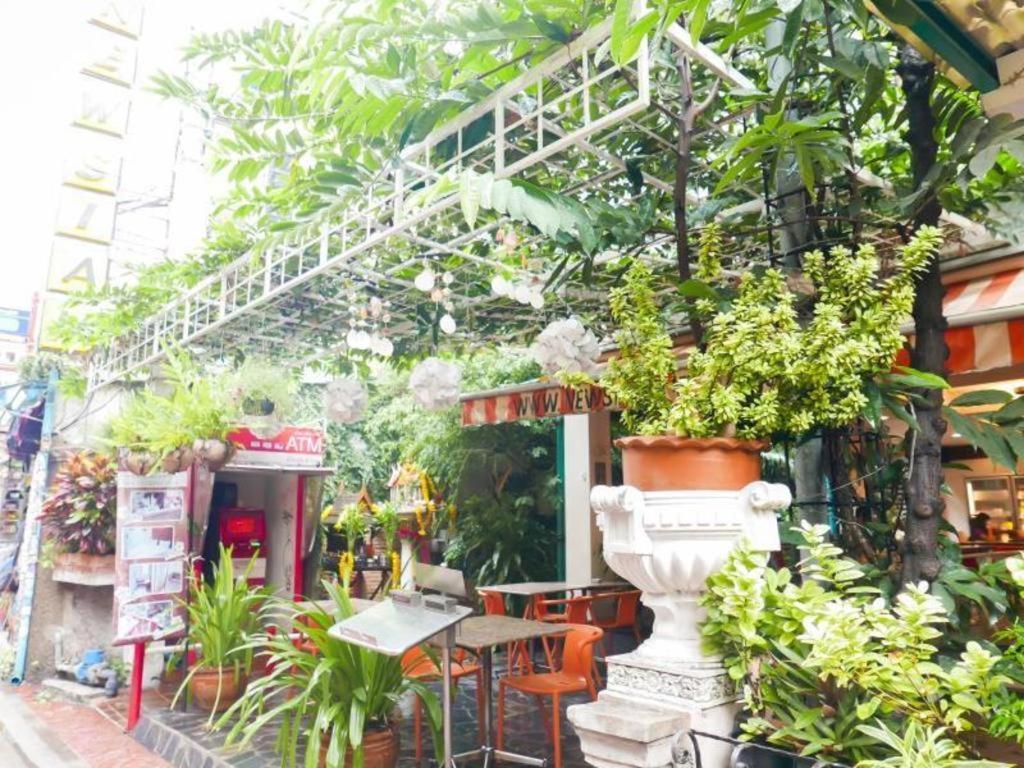 Albergue New Siam *